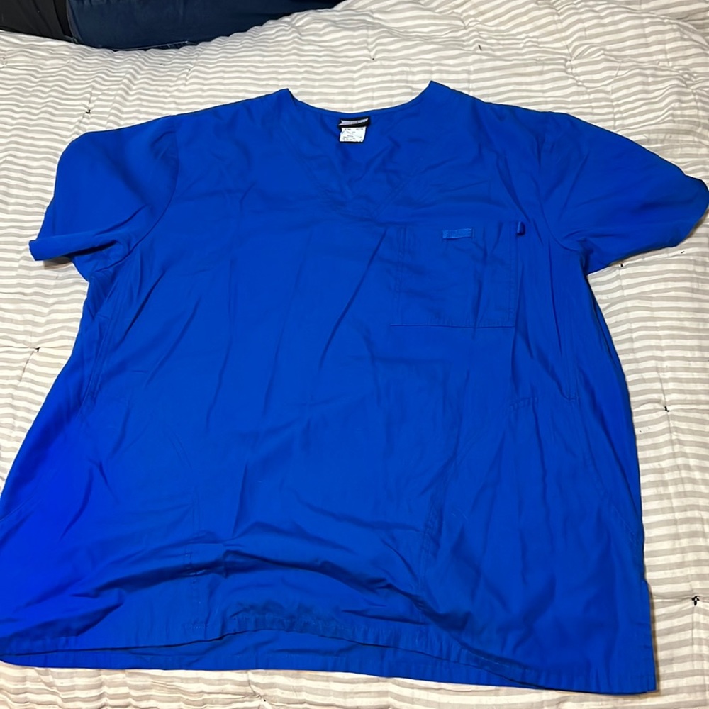Cherokee scrub top